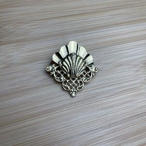 VTG Gold Tone Daint Scallop Design Pin Brooch